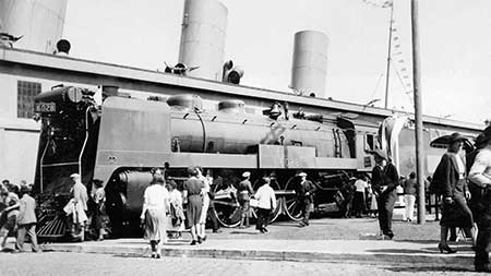 Photo of Canadian National 6028 on the 1939 Royal Tour