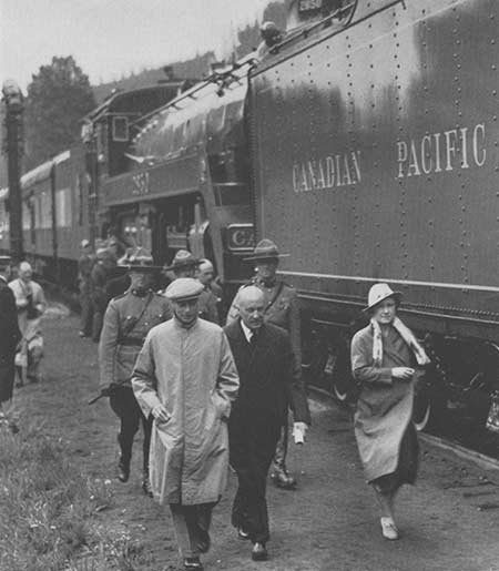 Photo of the 1939 Royal Train CP Royal Hudson 2850